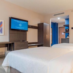 Habitación Estándar con Cama Queen